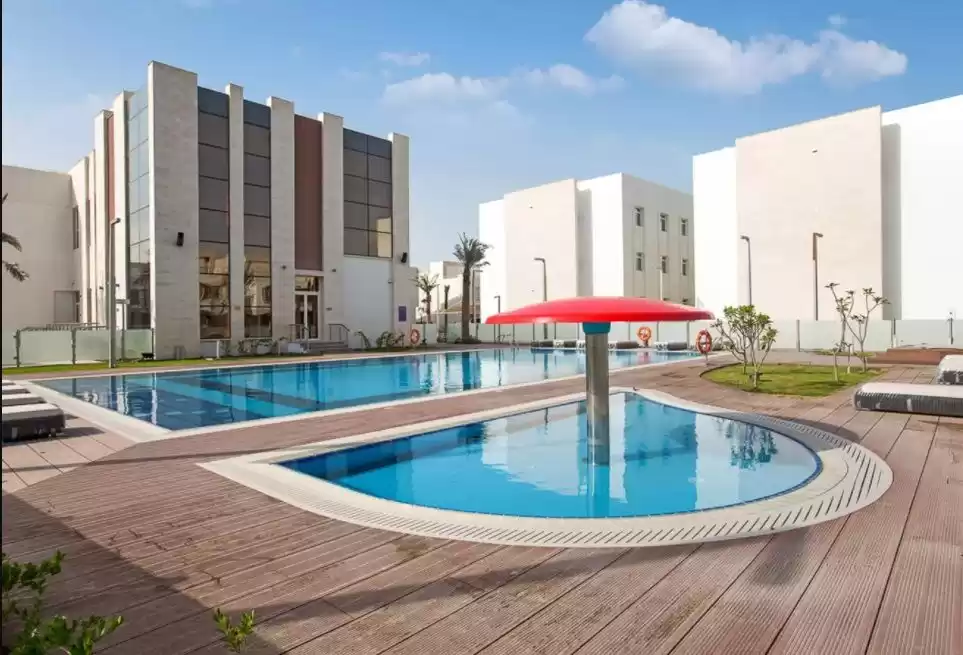 Residencial Listo Propiedad 3 dormitorios S / F Villa en Compound  alquiler en al-sad , Doha #11325 - 1  image 